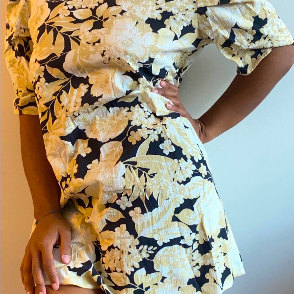 Women’s dress